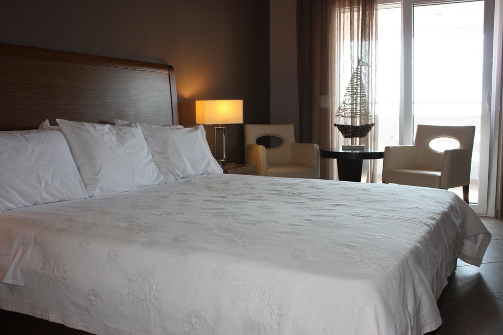 Hotel Cariatis Nea Kallikrateia ภายนอก รูปภาพ