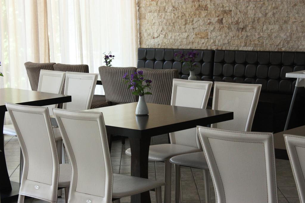 Hotel Cariatis Nea Kallikrateia ภายนอก รูปภาพ