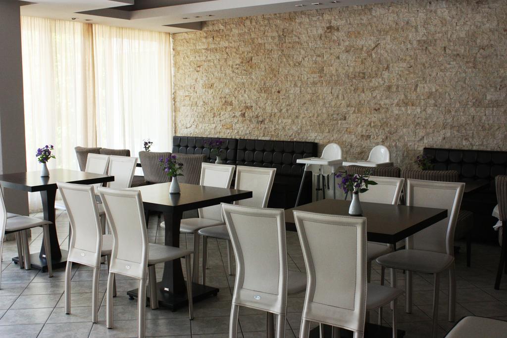 Hotel Cariatis Nea Kallikrateia ภายนอก รูปภาพ