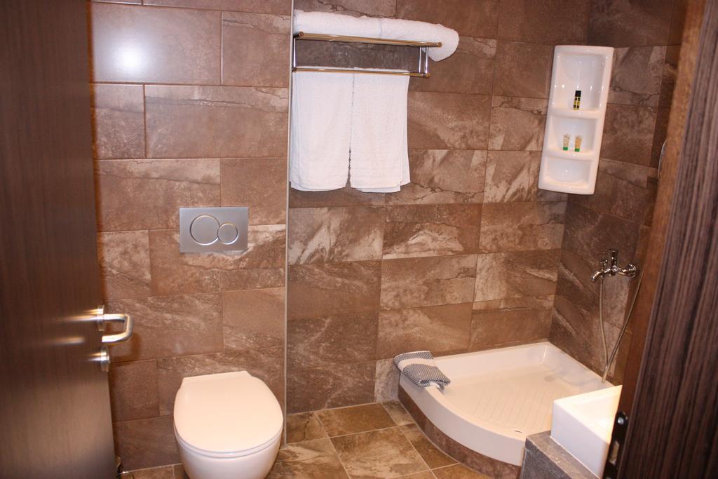 Hotel Cariatis Nea Kallikrateia ภายนอก รูปภาพ