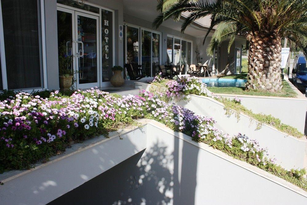 Hotel Cariatis Nea Kallikrateia ภายนอก รูปภาพ