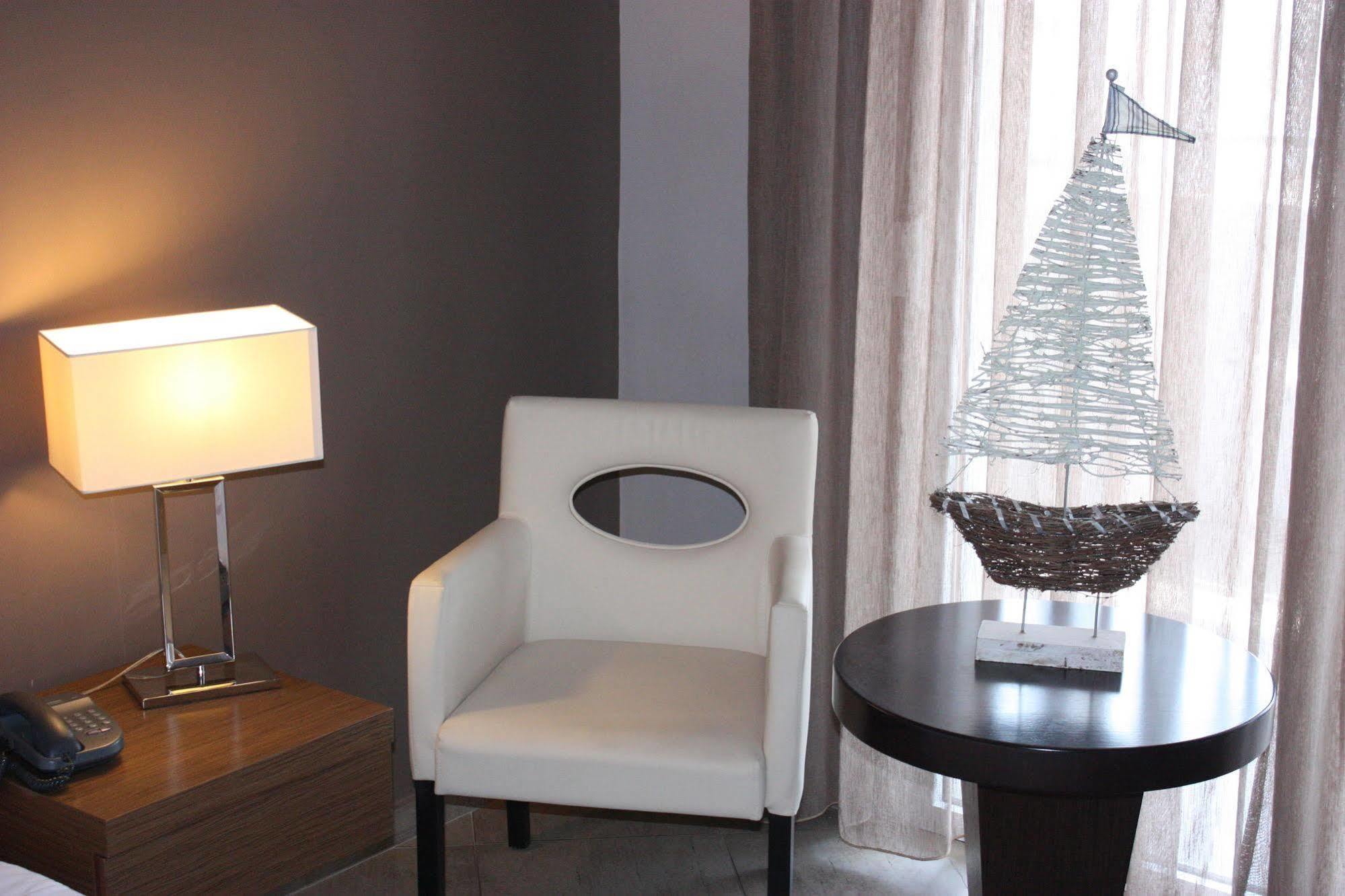 Hotel Cariatis Nea Kallikrateia ภายนอก รูปภาพ