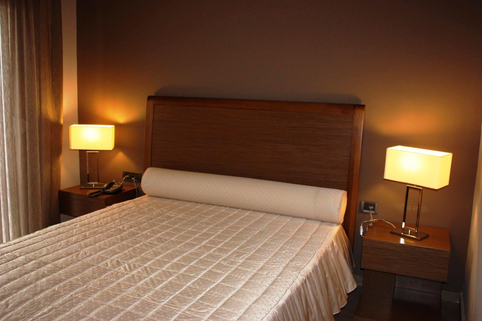 Hotel Cariatis Nea Kallikrateia ภายนอก รูปภาพ