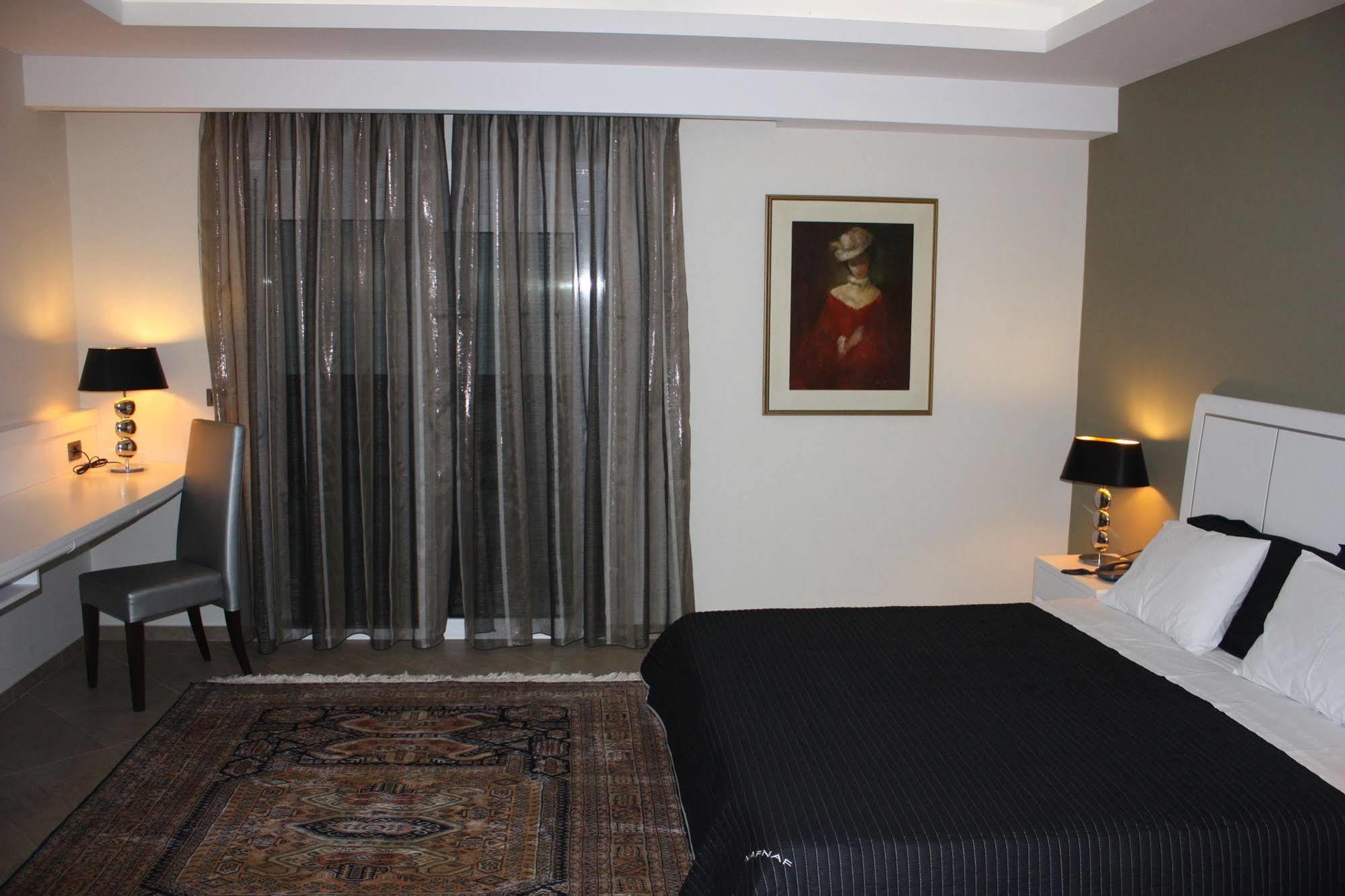 Hotel Cariatis Nea Kallikrateia ภายนอก รูปภาพ